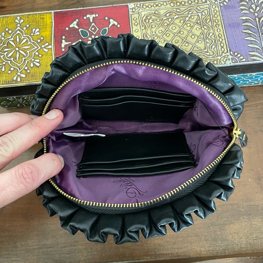 3/25$ 🛒 Ruffled-edge Wrislet Purse - Picture 3 of 11